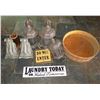 Image 1 : Misc Décor: Laundry & Do Not Enter Signs, Lanterns, Barrel Bottom, etc