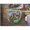 Image 7 : Qty 3 Lightweight Metal Mexican Wall Hangings: Gecko, Kokopelli & Jars, Misc Sizes