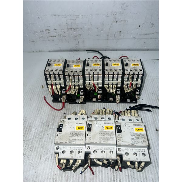 Lot of (8) Siemens Contactors & Circuit Breakers