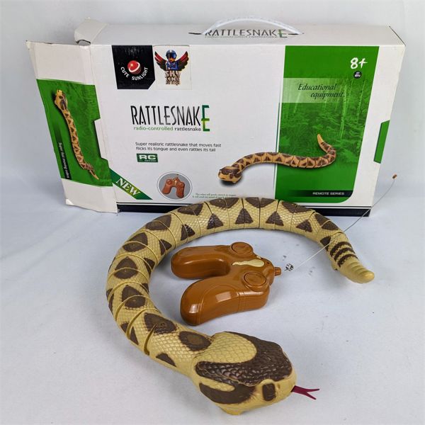 Ho Scale Rattlesnake Radio Rattlesnake Toy in Original Box