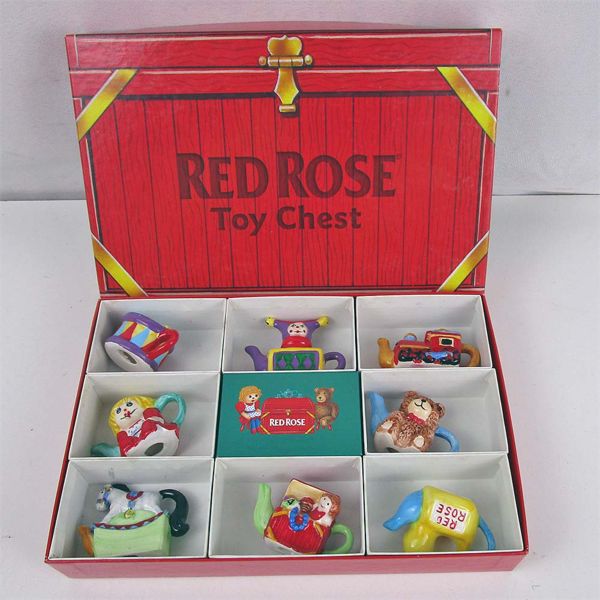 Red Rose Tea Toy Chest Collector Set in Original Box