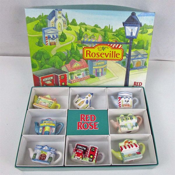 Red Rose Roseville Collector Set in Original Box