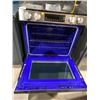 Image 5 : LG glass flat top oven and stove with four burners