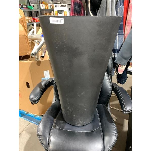 Self watering tall resin planter