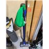 Image 1 : Shark Cordless Upright Stick Vacuum