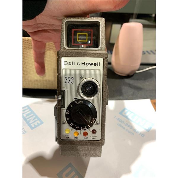 Vintage Bell and Howell Sun-Dial 323 8mm Movie Camera