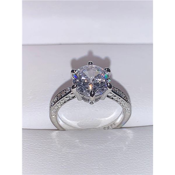 Ladies Brilliant Cut 1.0 Carat Solitaire Bezel Set Engagement Ring