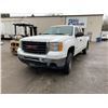 Image 1 : *R* 2009 GMC SIERRA, 2500 HD SLE, 4DR EXT CAB PU, WHITE, VIN 1GTHK49K19E136727,