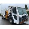 Image 2 : *R* 2017 MACK GARBAGE TRUCK, WHITE, VIN 1M2LR05C9HM001993,