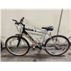 Image 2 : SPORTEK TEMPEST GREY ON BLACK 21 SPEED ROAD BIKE FRONT SUSPENSION *NEEDS REPAIR*