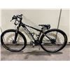 Image 2 : DEVINCI JACK GO 2 BLACK 16 SPEED MOUNTAIN BIKE FRONT SUSPENSION DUAL DISC BRAKES