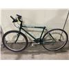 Image 2 : DIAMONDBACK ASCENT GREEN 10 SPEED ROAD BIKE * NEEDS BRAKES AND SEAT *