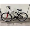 Image 2 : GT AGGRESSOR WHITE / BLACK 21 SPEED FRONT SUSPENSION MOUNTAIN BIKE