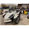 Image 1 : *R* 2013 CAN-AM SPYDER ST, 3 WHEEL MOTORCYCLE, WHITE, VIN 2BXNCBC15DV002651,