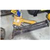 Image 2 : 2 YELLOW BOSTITCH AIR NAILERS