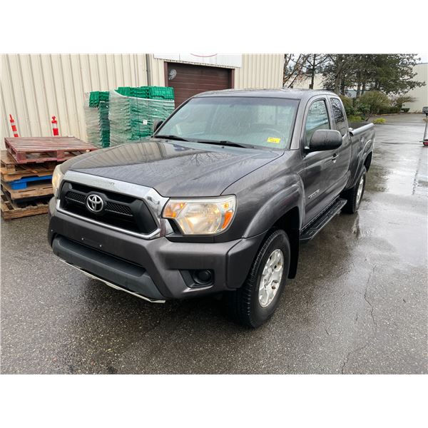 *R* 2012 TOYOTA TACOMA SR5, 2DR EX CAB PU, GREY, VIN # 5TFUX4EN8CX013700