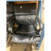 Image 2 : 4 BLACK ADJUSTABLE ARM OFFICE CHAIRS ON CASTERS