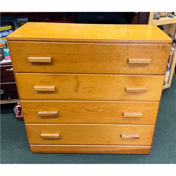 SOLID PINE DRESSER