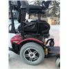 Image 11 : QUANTUM 614 POWER WHEELCHAIR - WORKS, BUT NEEDS NEW BATTERIES