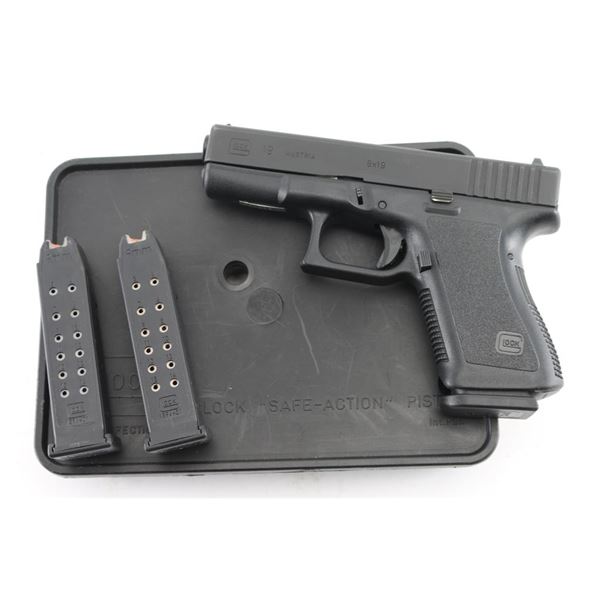 Glock 19 9mm SN: ARX025US