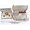 Image 4 : Collection of Vintage Costume Jewelry
