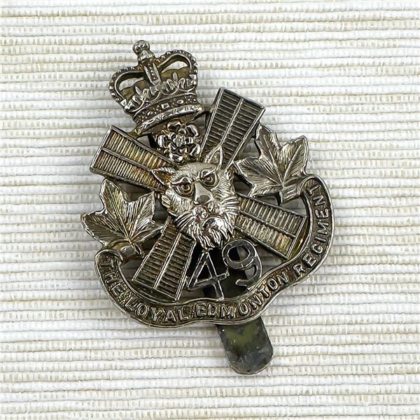 LOYAL EDMONTON REGIMENT 49 CAP BADGE - CANADA