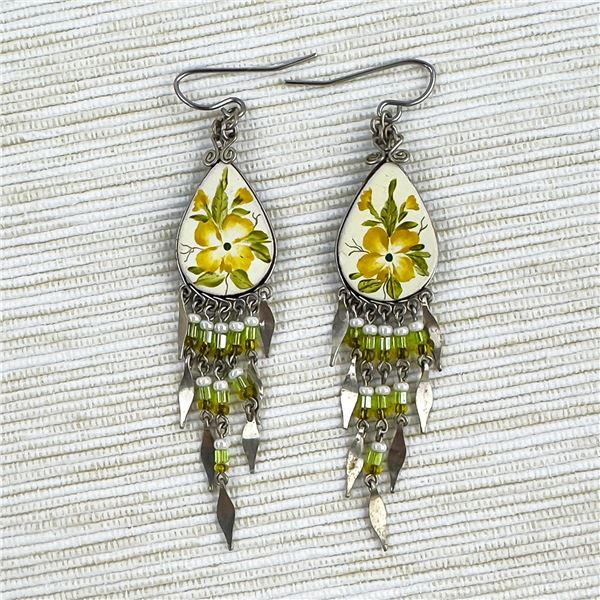 COSTUME JEWELRY DANGLE EARRINGS - METAL FLORAL