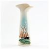 Image 4 : HAND PAINTED GAVENDAIL NOVA SCOTIA FLOWER VASE