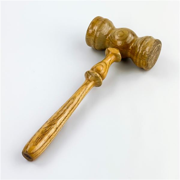 VTG WOODEN AUCTIONEER OR JUDGE GAVEL MALLET