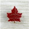 Image 1 : VINTAGE CANADA MAPLE LEAF WRESTLING LAPEL PIN