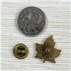 Image 2 : VINTAGE CANADA MAPLE LEAF WRESTLING LAPEL PIN