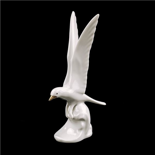 VINTAGE HUNGARIAN PORCELAIN HOLLOHAZA SEAGULL