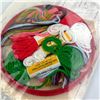 Image 5 : BERNAT HOLIDAY HOOPS - MRS SNOWMAN CRAFT KIT
