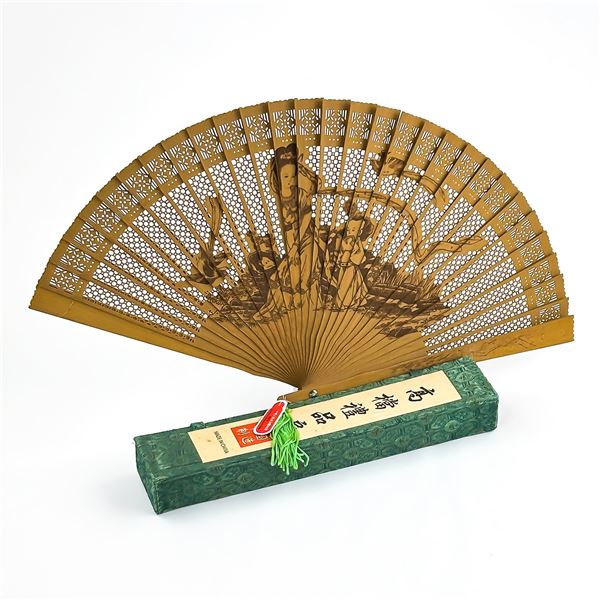 VINTAGE CHINESE PIERCED FOLDING WOOD HAND FAN