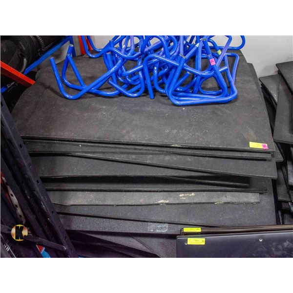 LOT OF RUBBERIZED FLOORING SQUARES