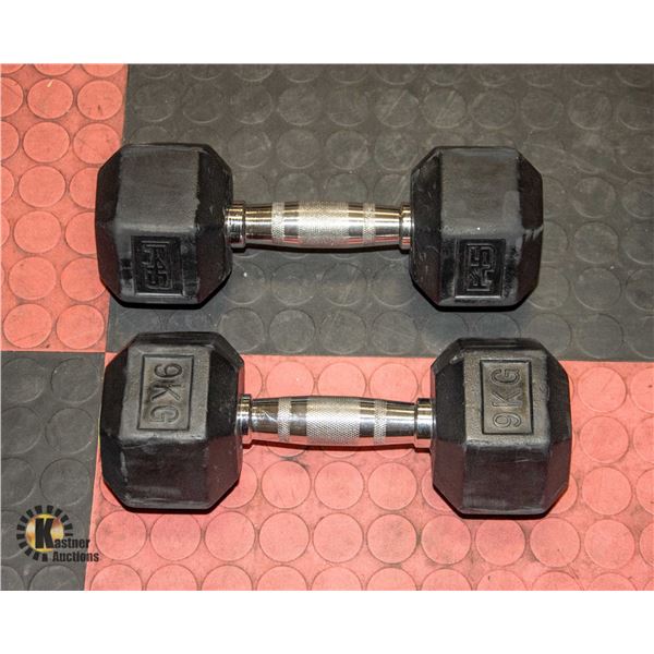 PAIR OF 9KG RUBBER COATED DUMBELLS