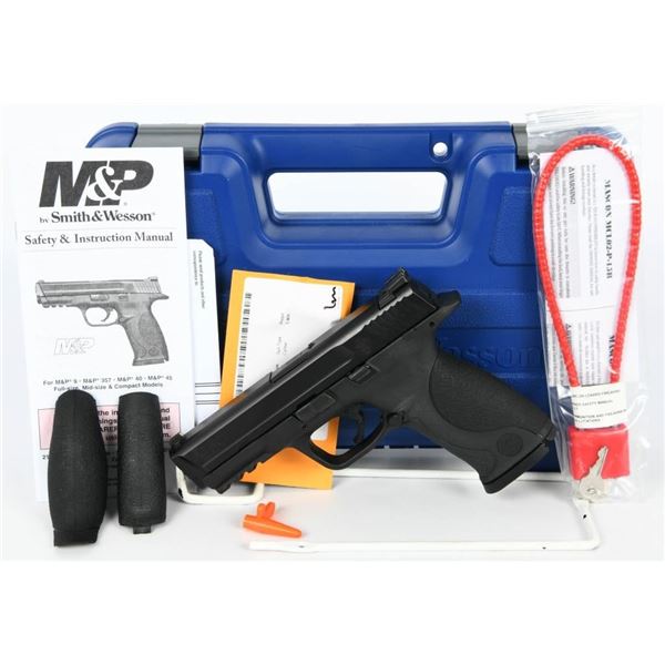 Smith & Wesson M&P 9mm w/ Night Sights