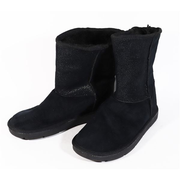 NEW BOOTS SIZE 6