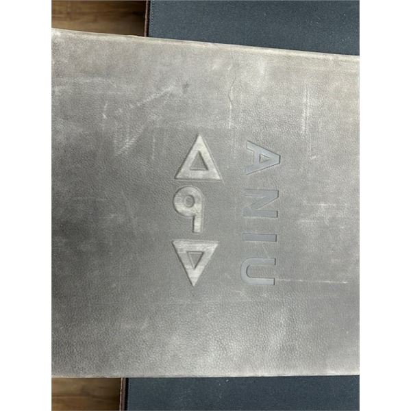 ANIU Livre special edition LEATHER COVER