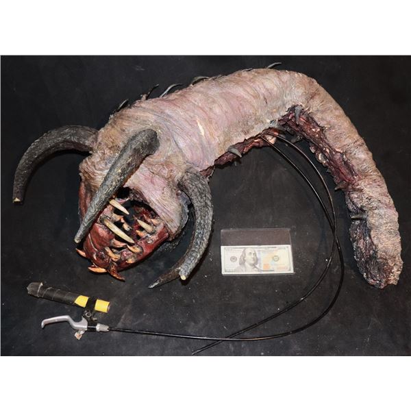 TWISTED TALES ALIEN SLUG CABLE PUPPET SCREEN MATCHED