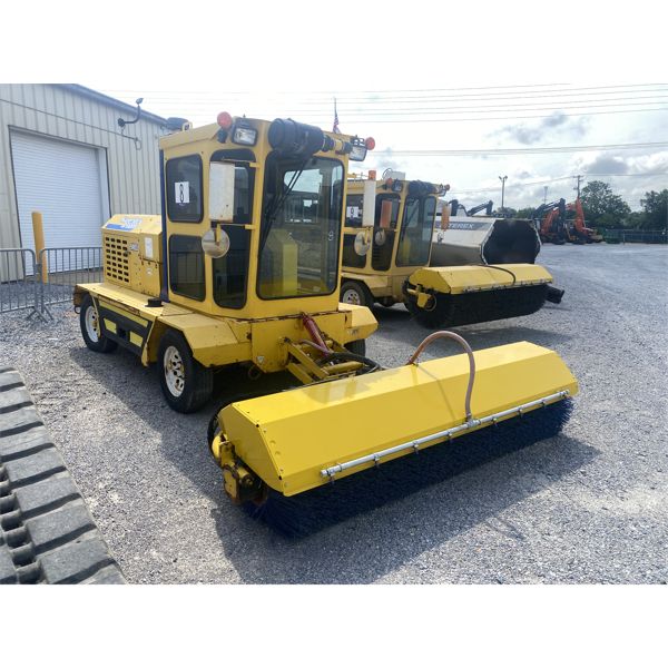 2014 SUPERIOR SM80J Broom