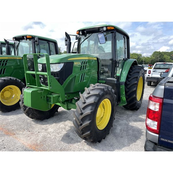 2015 JOHN DEERE 6105M Farm Tractor