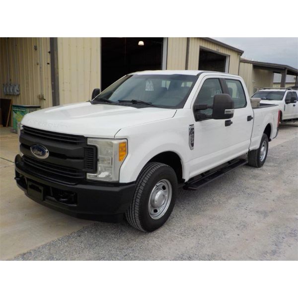 2017 FORD F250 XL Pickup Truck