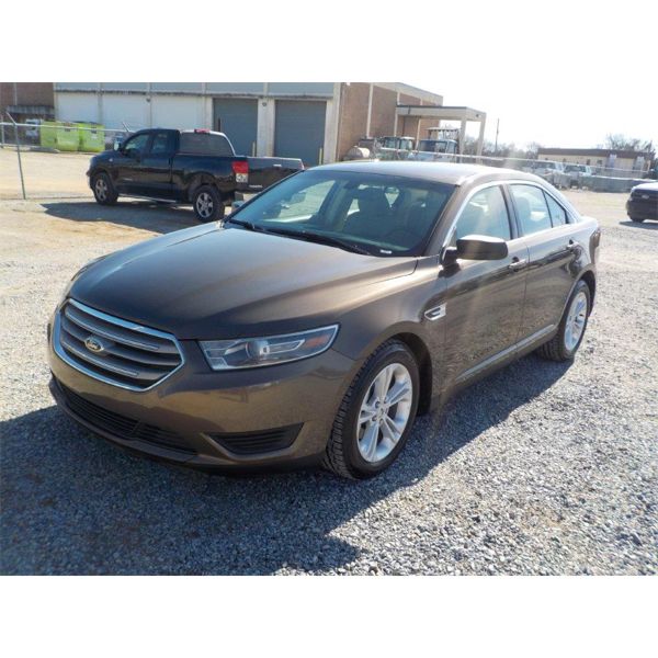 2016 FORD TAURUS Automobile