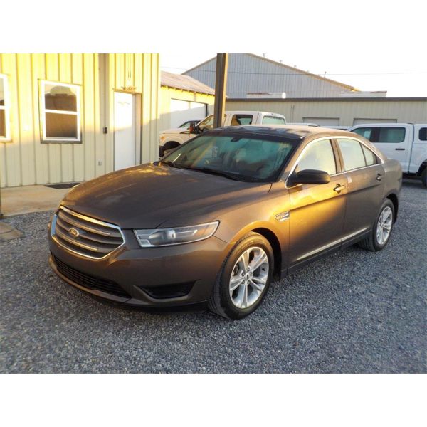 2016 FORD TAURUS Automobile