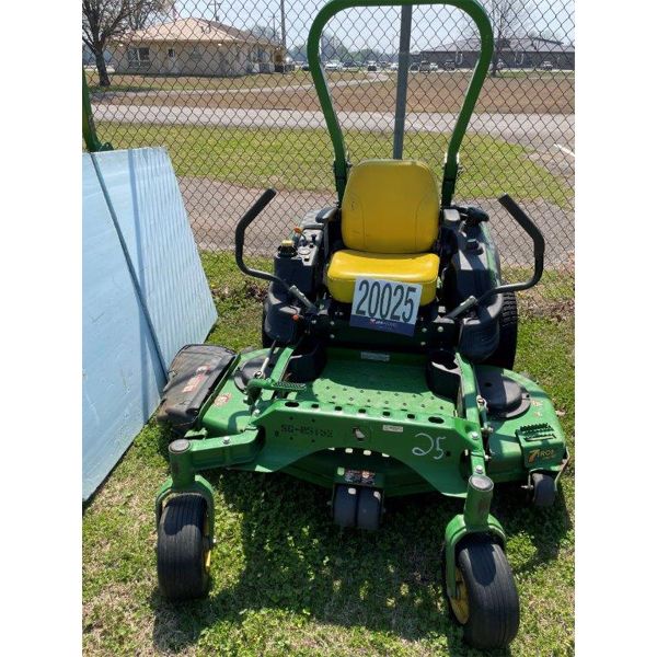 JOHN DEERE ZERO TURN Lawn Mower