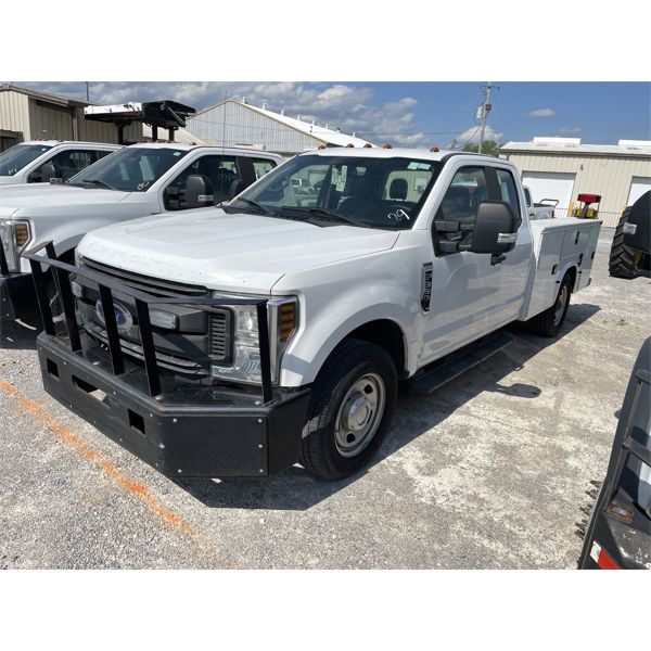 2019 FORD F350 XL Service / Mechanic Truck