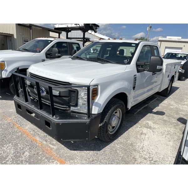 2019 FORD F350 XL Service / Mechanic Truck