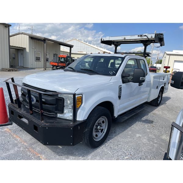 2017 FORD F350 XL Service / Mechanic Truck