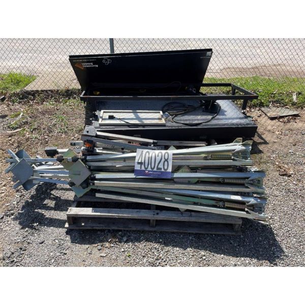 NATIONAL SIGNAL EARLY WARNER SIGN & ROAD WORK SIGN FRAMES Air Compressor